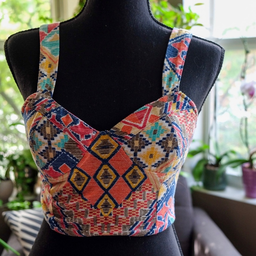 Geometric Design Crop Top- AKIRA
